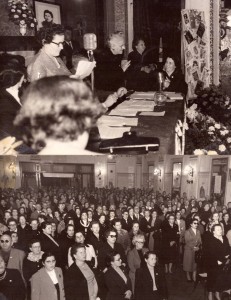 Congreso OFI (1957). Berta Drucaroff, Presidenta de OFI. Inauguración.
