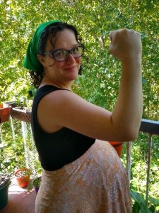 #19F (2020). La coordinadora del CeDoB, Gabriela Horestein, dos semanas antes de parir, en apoyo al nuevo pañuelazo federal, bajo el lema: “La maternidad será deseada o no será”.