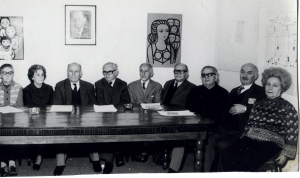 Ruben Sinay (cuarto desde la izquierda) y Ccarteros voluntarios del Semanario Tribuna y de Revista Tiempo