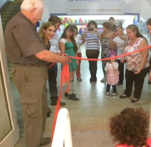 2014: En la inauguración del EEPI, el más reciente proyecto educativo de Sholem Buenos Aires (Ver nota al respecto en este mismo boletín)